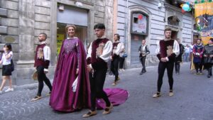 Corteo Giostra Cavalleresca Sulmona Con Adriana Volpe